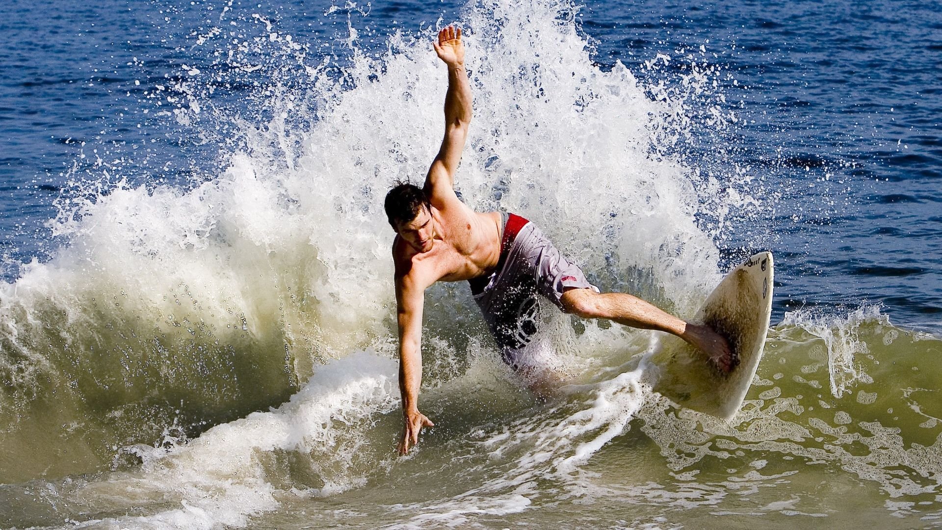 _科技引领马拉松：虚拟跑步助推全民健身_，ai虚拟马拉松